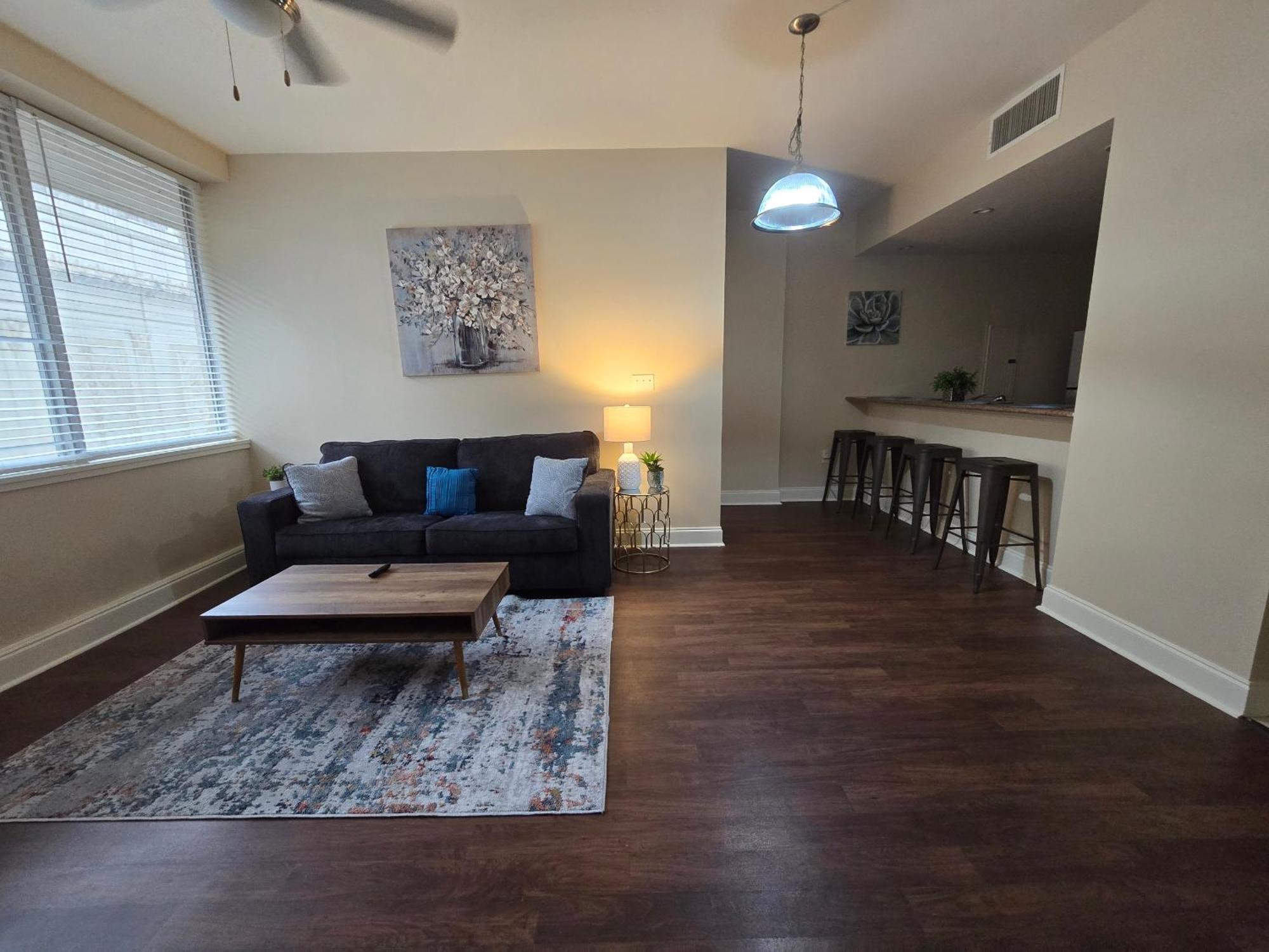 Amazing Condos Beautiful View 2 Blocks To French Quarter, Small Rooftop Pool, Gym, Seanger Theater, Super Dome, And Bourbon St Nueva Orleans Habitación foto