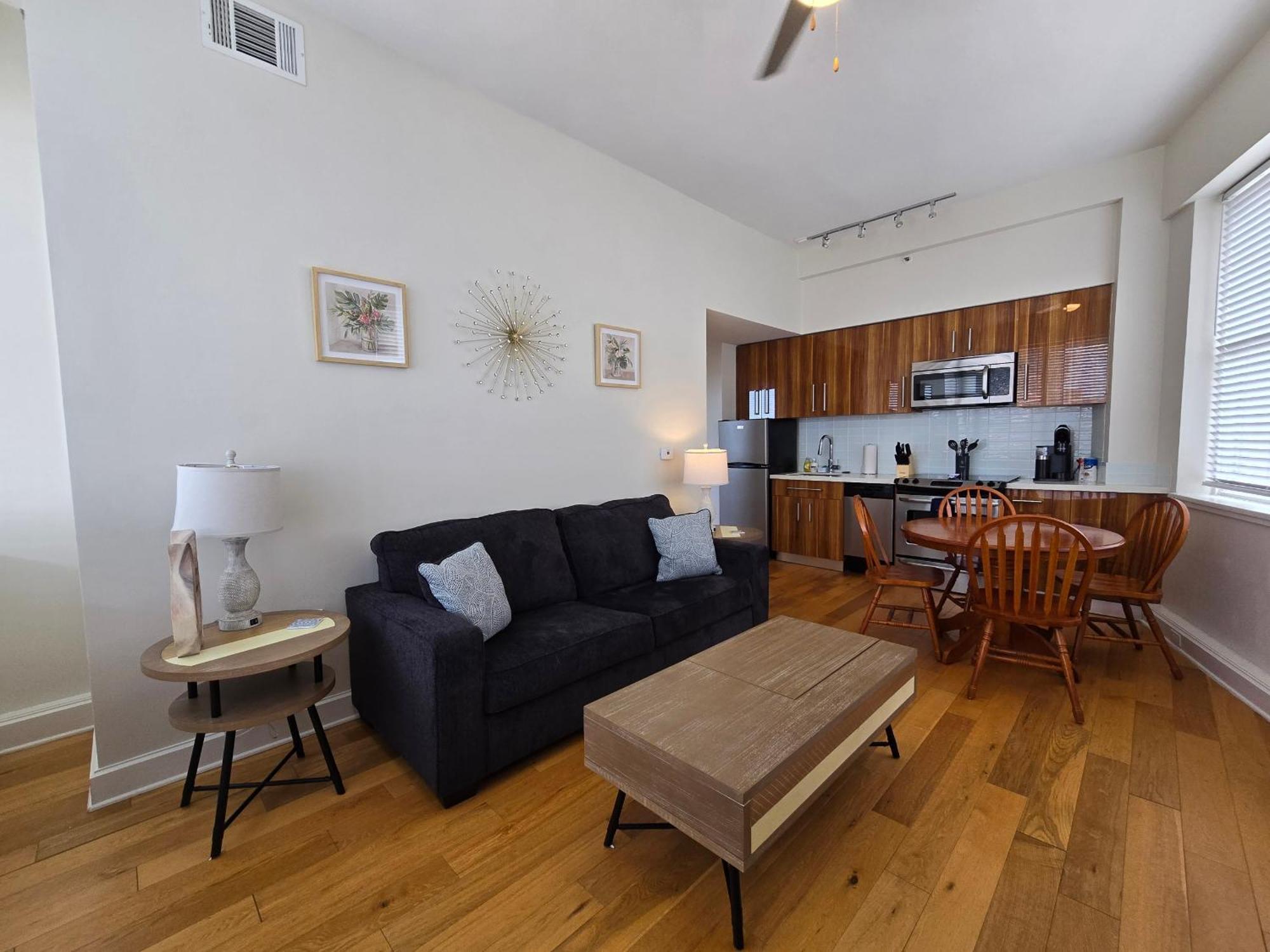 Amazing Condos Beautiful View 2 Blocks To French Quarter, Small Rooftop Pool, Gym, Seanger Theater, Super Dome, And Bourbon St Nueva Orleans Habitación foto