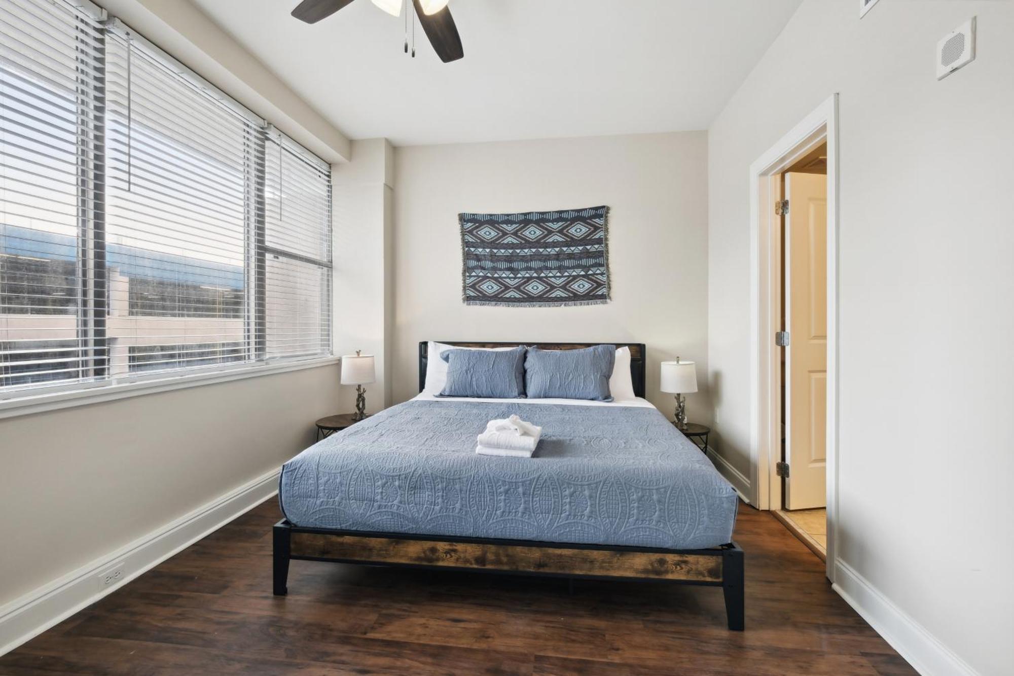 Amazing Condos Beautiful View 2 Blocks To French Quarter, Small Rooftop Pool, Gym, Seanger Theater, Super Dome, And Bourbon St Nueva Orleans Habitación foto
