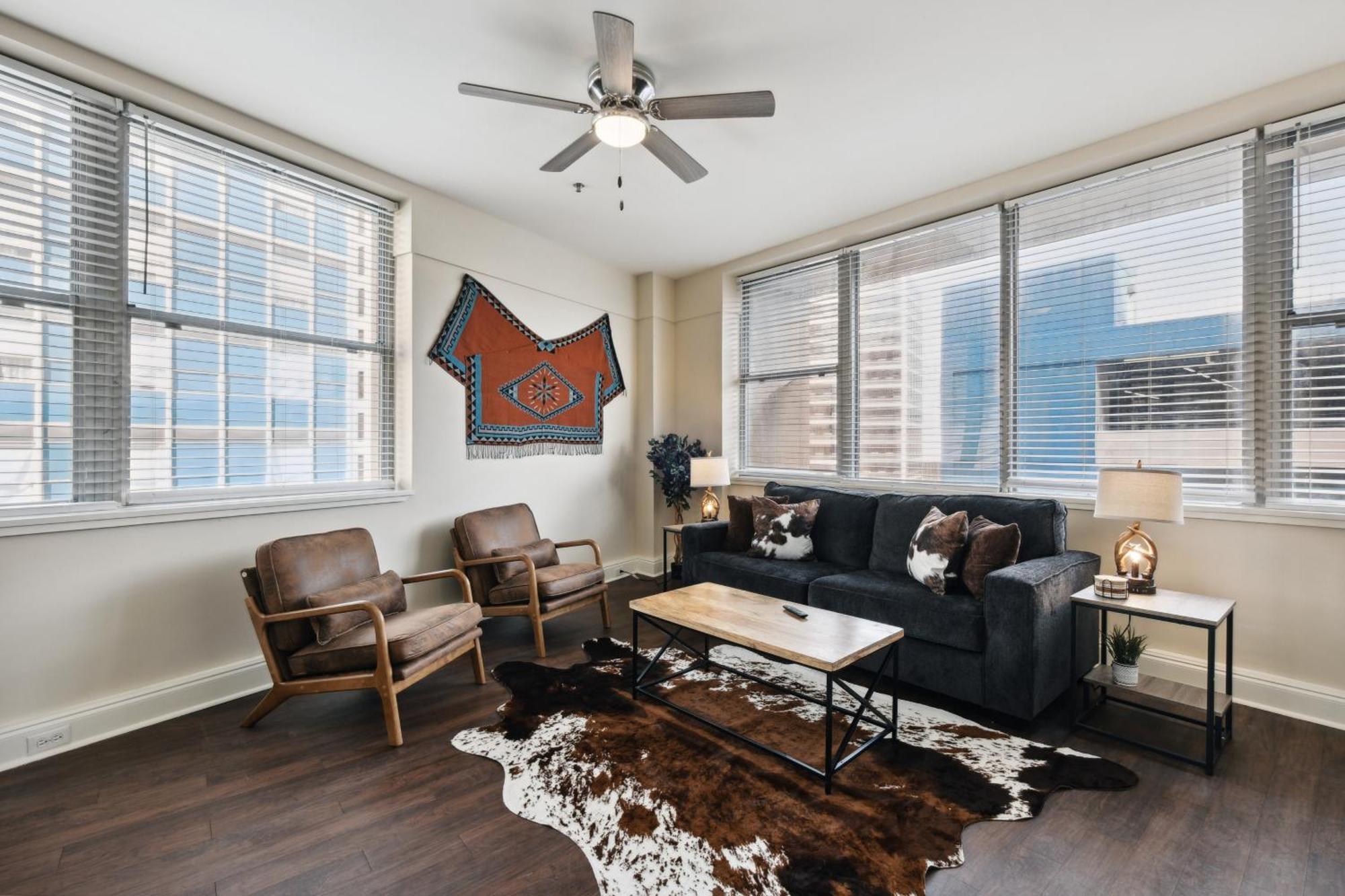 Amazing Condos Beautiful View 2 Blocks To French Quarter, Small Rooftop Pool, Gym, Seanger Theater, Super Dome, And Bourbon St Nueva Orleans Habitación foto