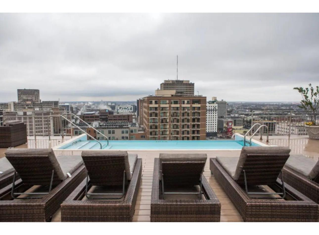 Amazing Condos Beautiful View 2 Blocks To French Quarter, Small Rooftop Pool, Gym, Seanger Theater, Super Dome, And Bourbon St Nueva Orleans Exterior foto