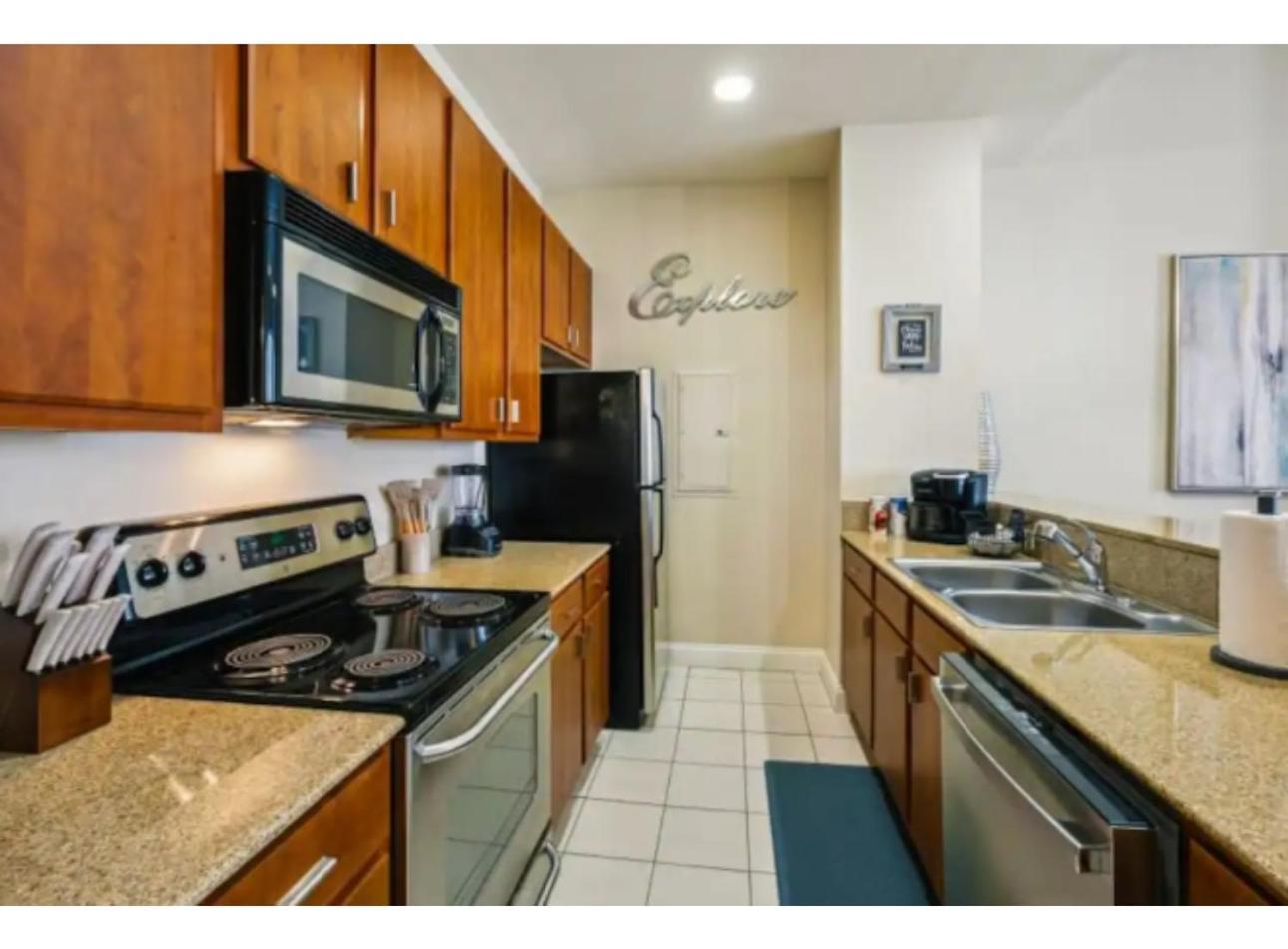 Amazing Condos Beautiful View 2 Blocks To French Quarter, Small Rooftop Pool, Gym, Seanger Theater, Super Dome, And Bourbon St Nueva Orleans Habitación foto