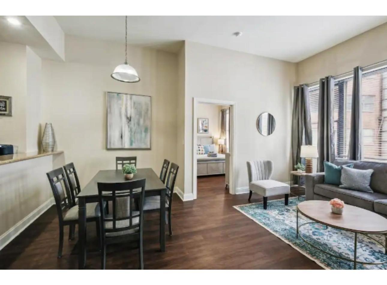 Amazing Condos Beautiful View 2 Blocks To French Quarter, Small Rooftop Pool, Gym, Seanger Theater, Super Dome, And Bourbon St Nueva Orleans Habitación foto