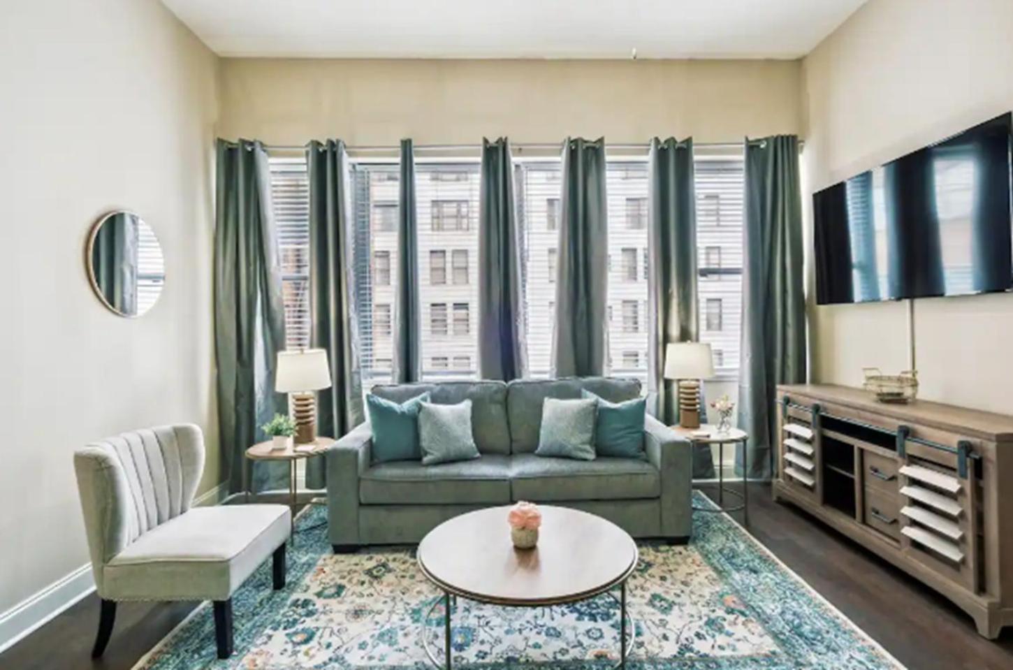 Amazing Condos Beautiful View 2 Blocks To French Quarter, Small Rooftop Pool, Gym, Seanger Theater, Super Dome, And Bourbon St Nueva Orleans Habitación foto